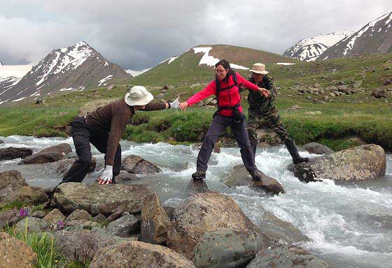 Crossing a stream